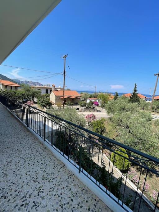 Apartamento Eirini House Leonídion Exterior foto
