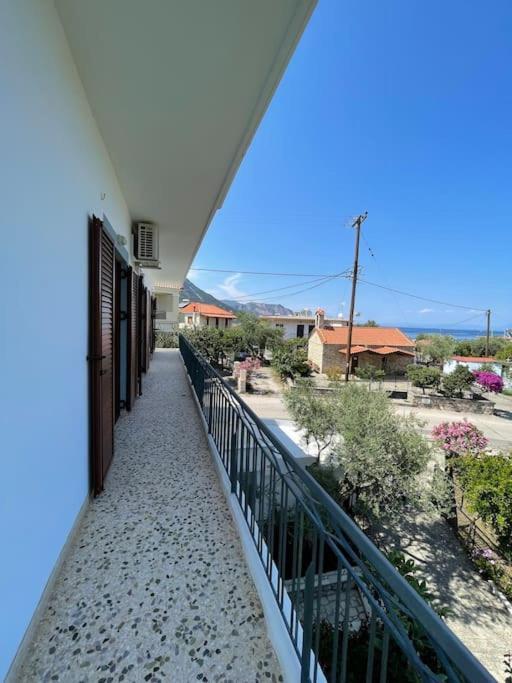 Apartamento Eirini House Leonídion Exterior foto