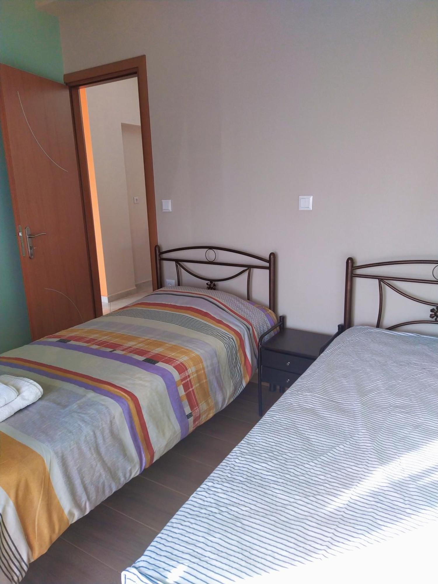 Apartamento Eirini House Leonídion Exterior foto